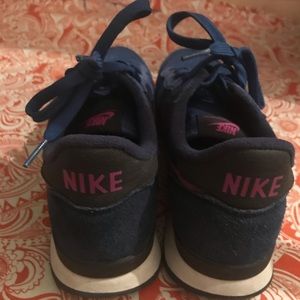 Retro Nike Sneakers Size 7